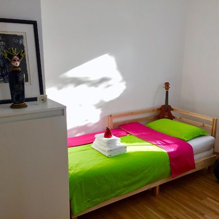 Cozy Danube Room - 15 Mins To Downtown Виена Екстериор снимка